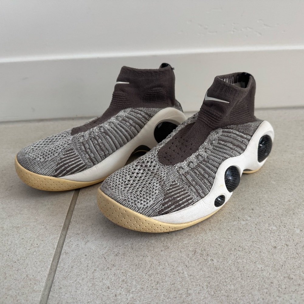 Nike Flight  Bonafide Dark Mushroom/Pale Gray-Sail Big boys size 5